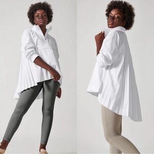 Athleta White Sojurn Pleated 1/4 Zip Lightweight Jacket Commuter Top Sz M 🧡🎀
